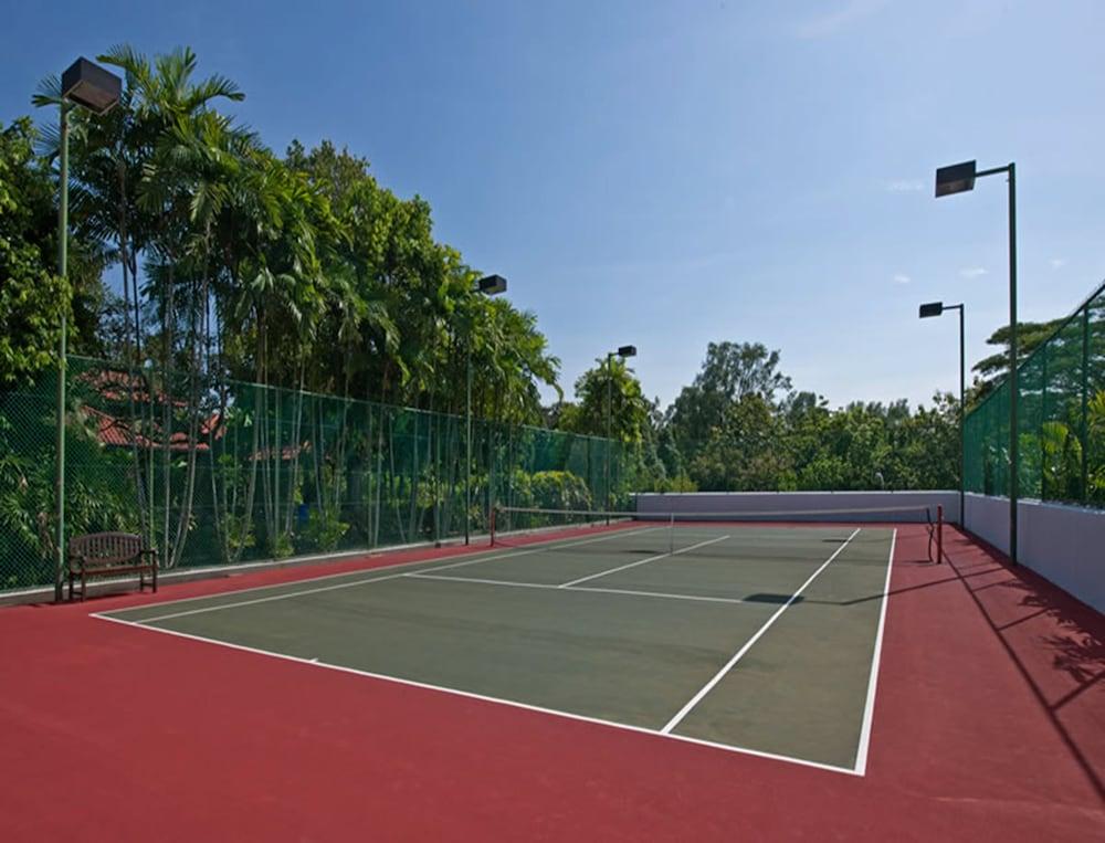 Royale Chulan Seremban Bagian luar foto Tennis court