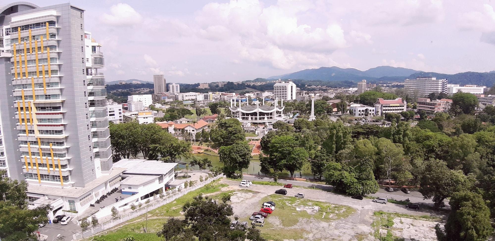 Royale Chulan Seremban Bagian luar foto Aerial view of the city